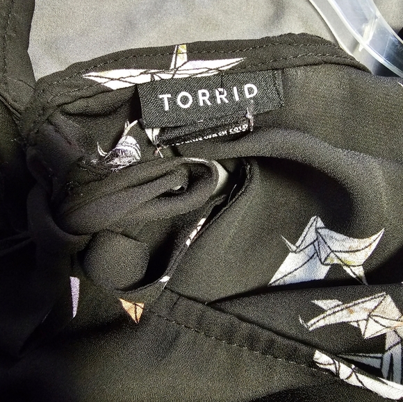 TORRID BLOUSE sz 2 - Picture 6 of 6